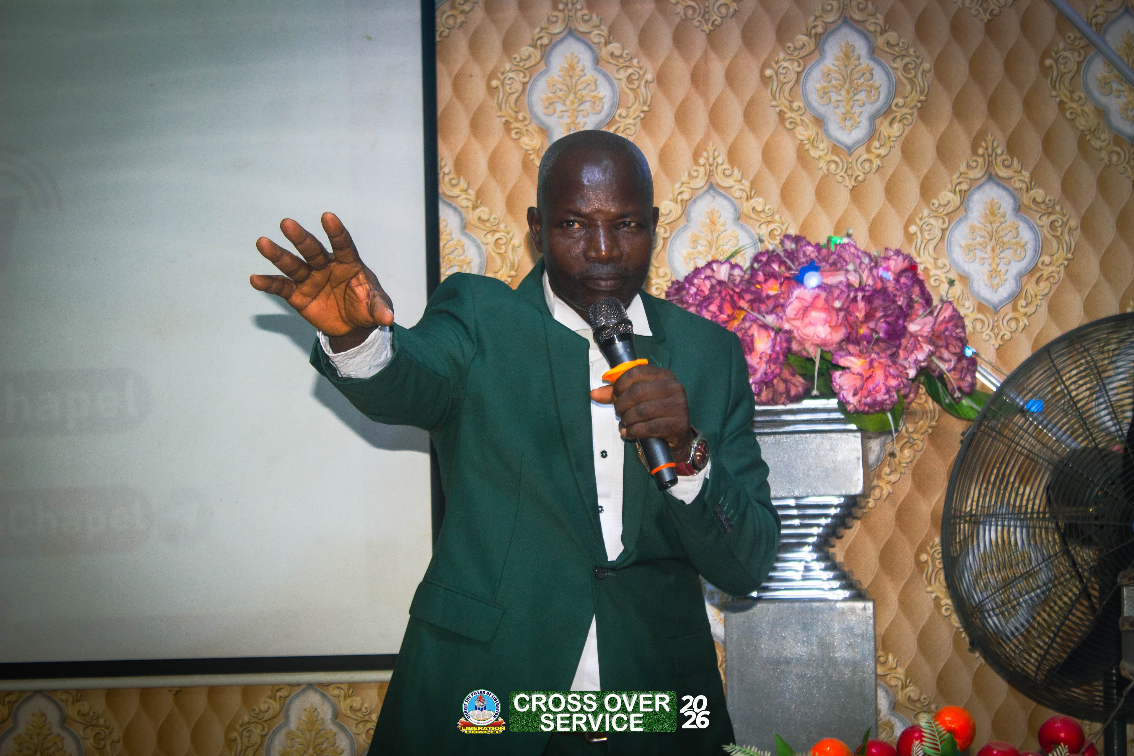 Worship atmosphere at Christ the Pillar